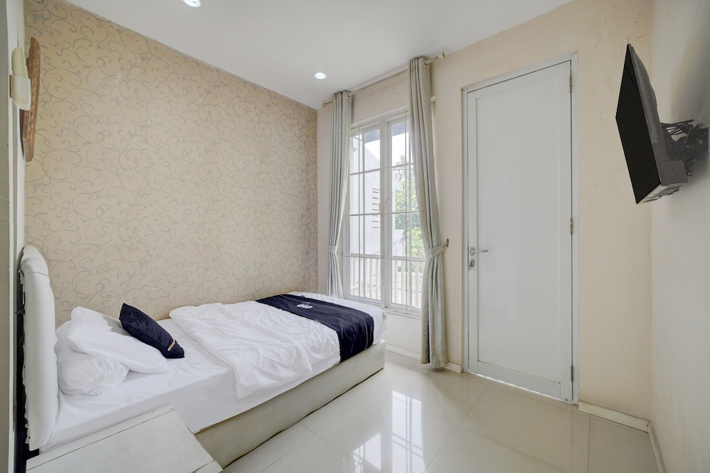 Hotel O near RS Fatmawati formerly White