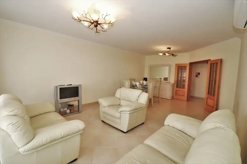 Lovely 2 -bedroom Vacation Apartment In Quarteira