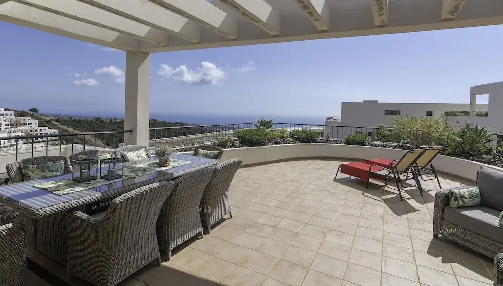 Great Penthouse Near Beach