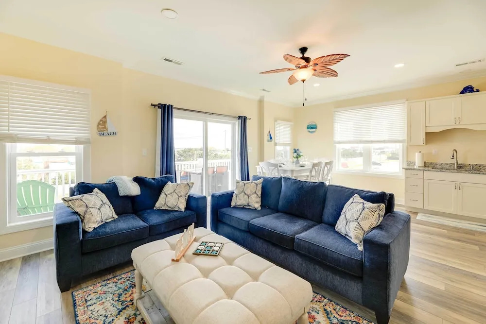 Emerald Isle Vacation Home Walk to Beach!