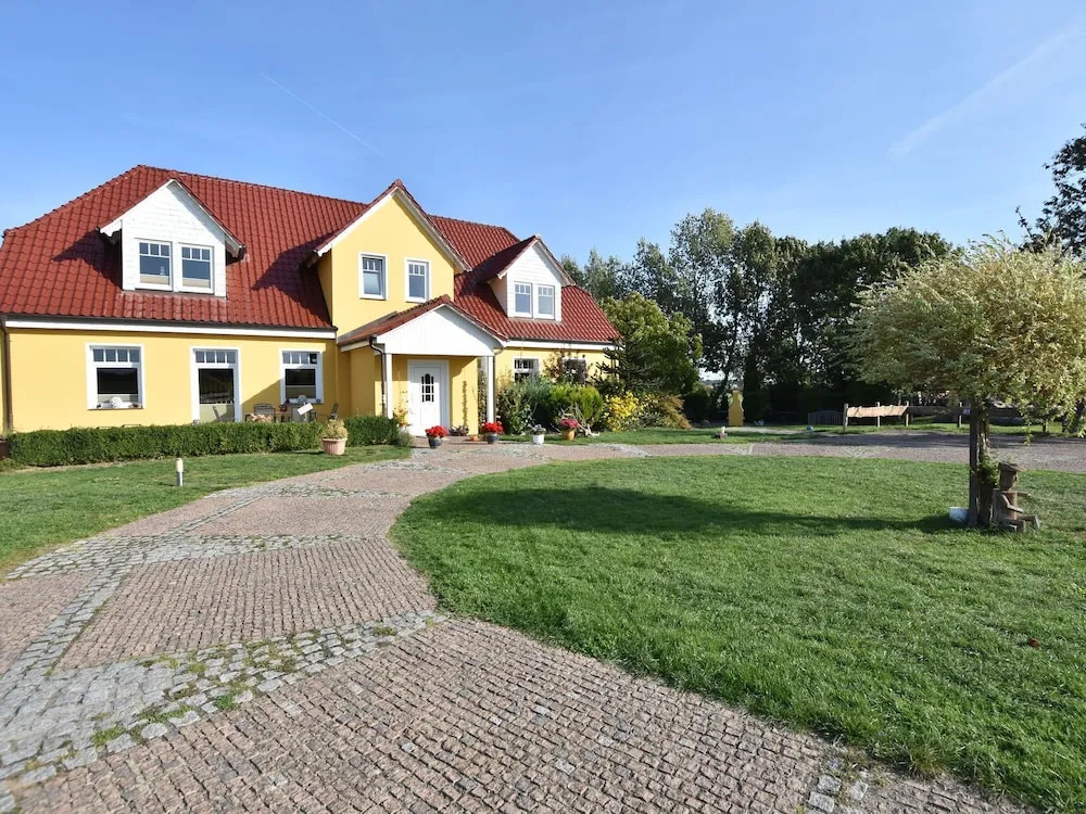Lovely Apartment in Kühlungsborn near Sea Beach