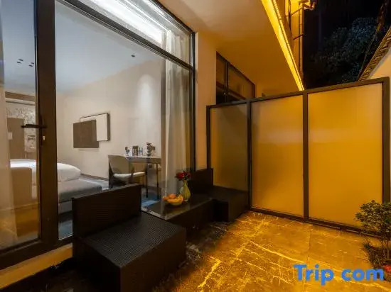 Jialong Hotel (Yulin Wonderland)