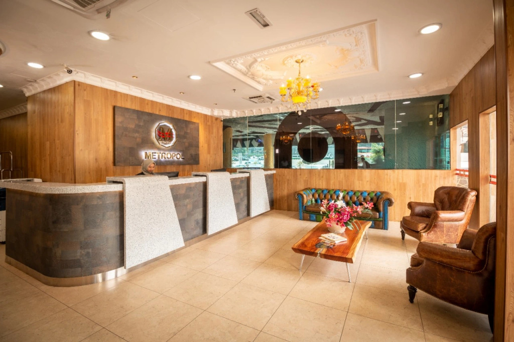 ZEN Rooms Metropol Hotel