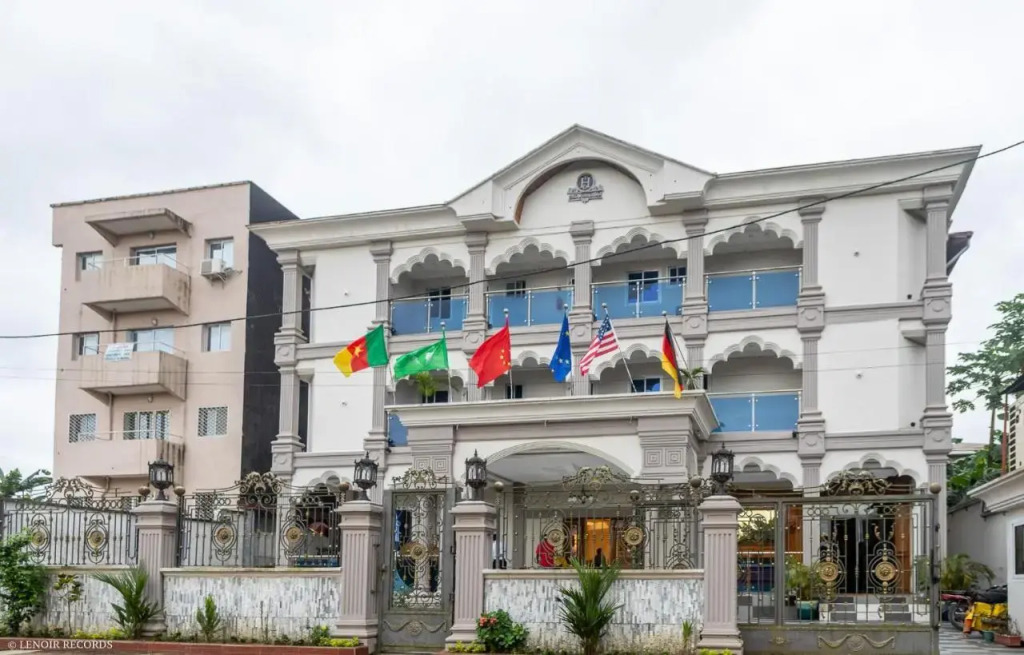 THE DREAMS HOTEL