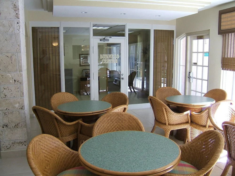 Castaways Resort and Suites
