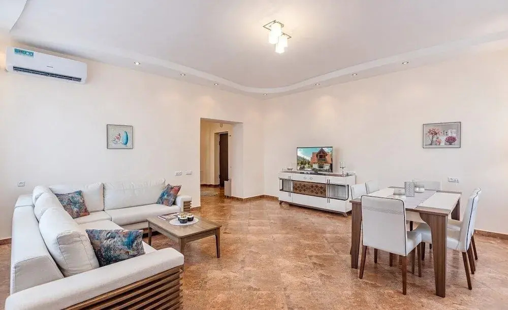Stay Inn на ул. Амиряна, 4/6