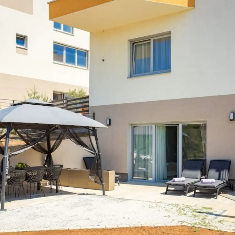 Villa Lavanda - Seaside Luxury Villa for 8 Guests