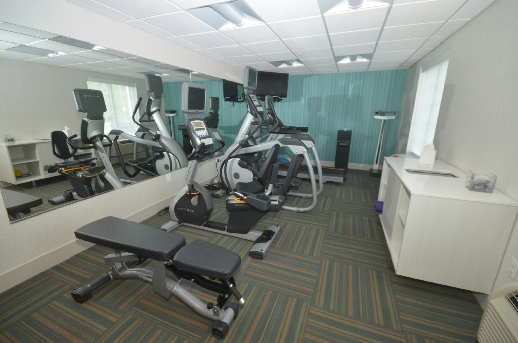 Holiday Inn Express Hotel & Suites Warrenton by IHG
