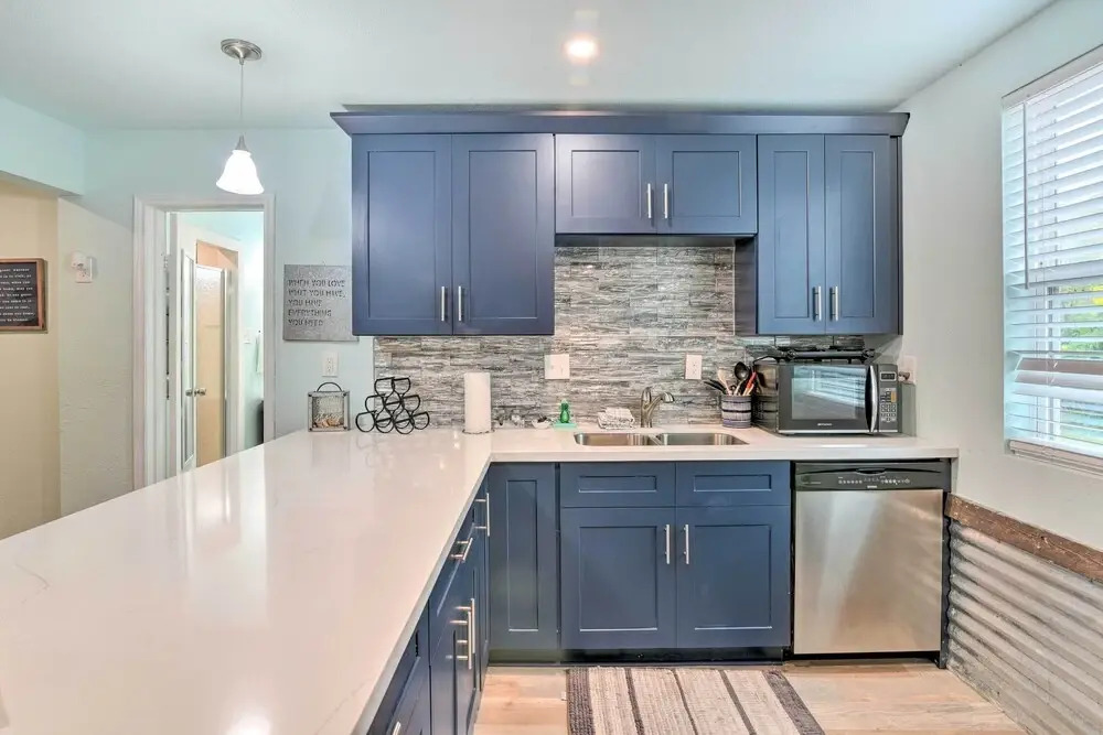 Galveston Group Getaway w/ Private Yard + Fire Pit