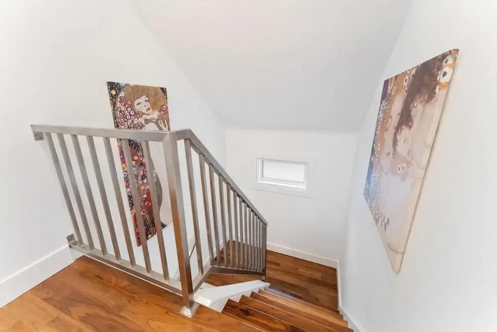 Spacious 2bdrm Home in Burlington