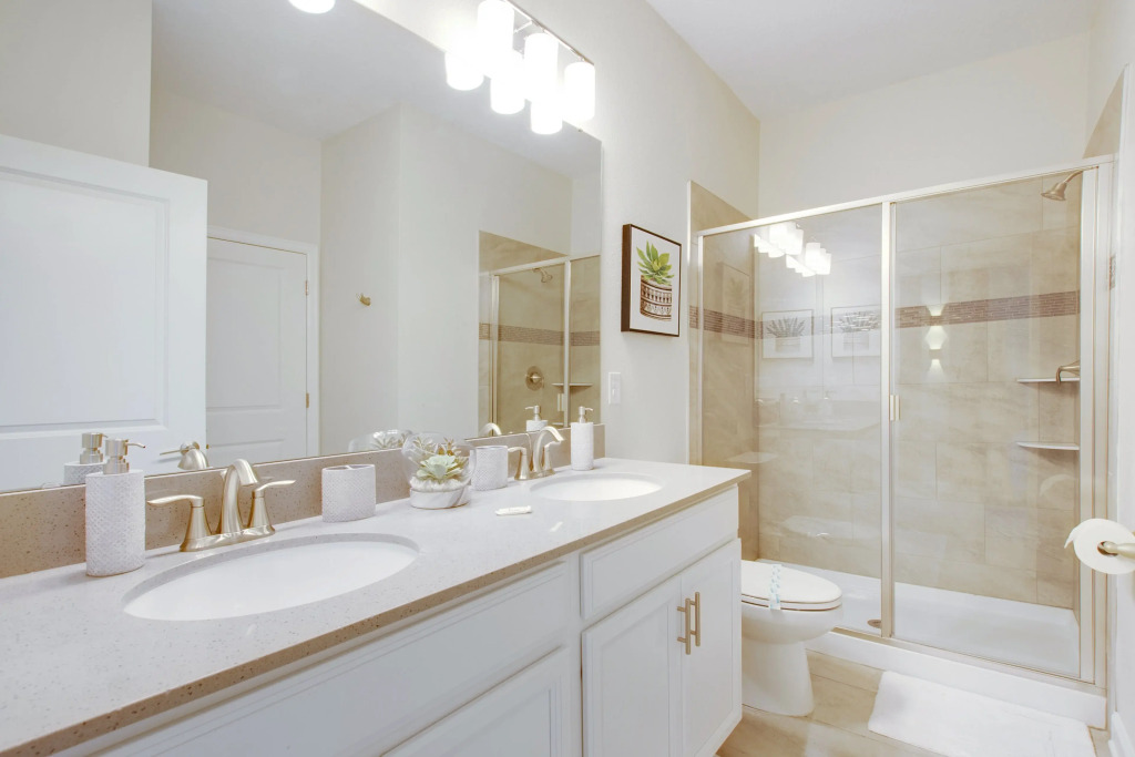 8833CRUDEN, Davenport, US