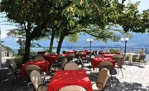 Villa Paradiso Pieve by Gardadomusmea