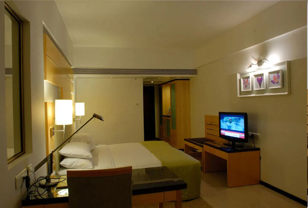 Peninsula Grand