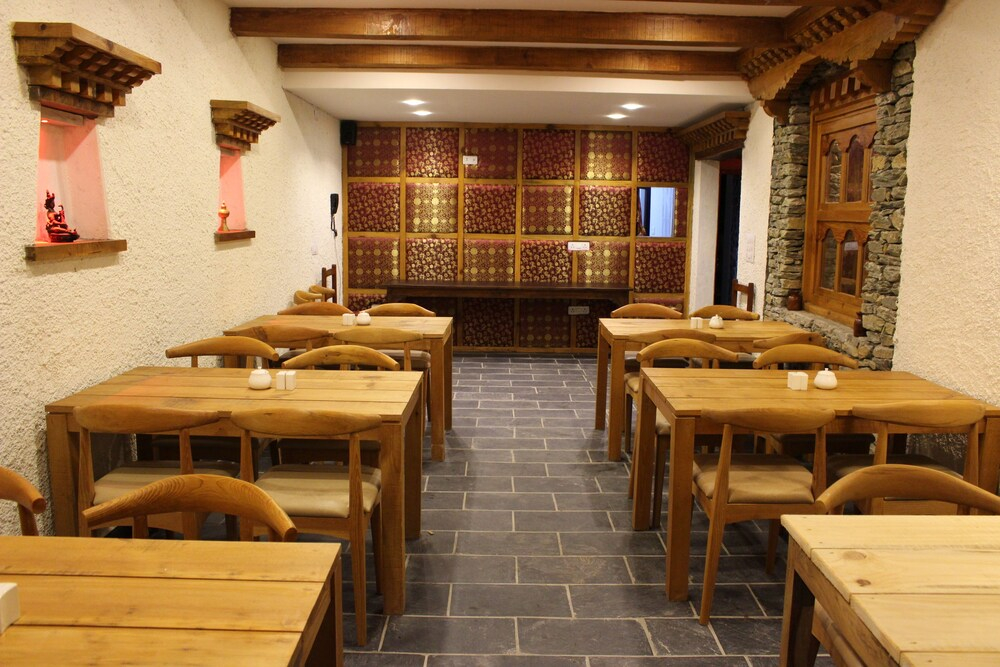 Three Jewels Boutique Hotel