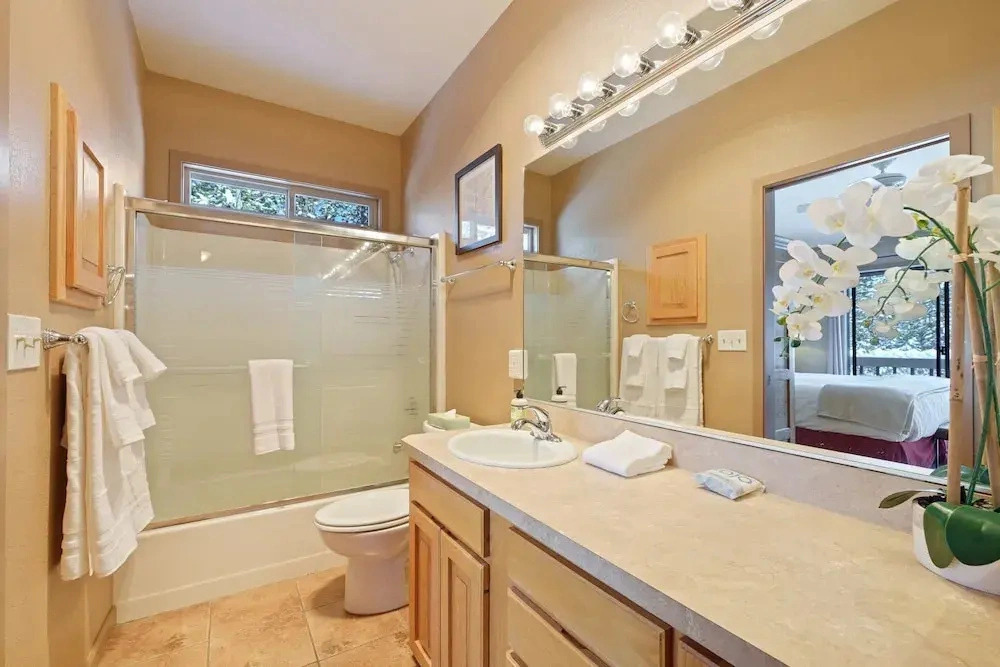 Umpqua With Golf Views Hot Tub & Ping Pong