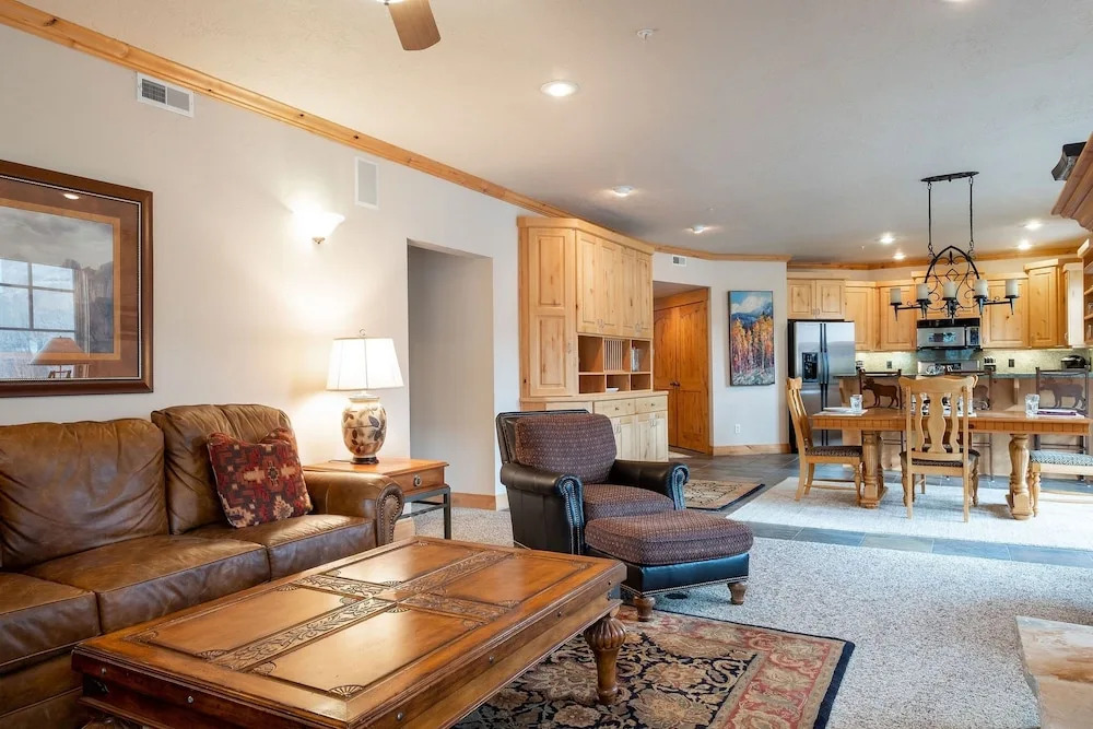 Town Pointe C201 3 Bedroom Condo by RedAwning