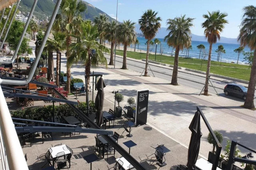 Haris Hotel & Suites