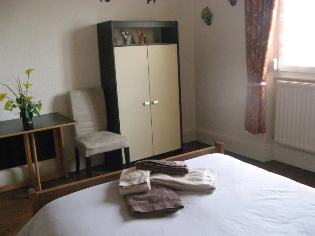 appartement 50 m2 , chambre , cuisine , salle de bains