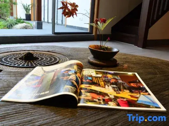 Jinglu Homestay