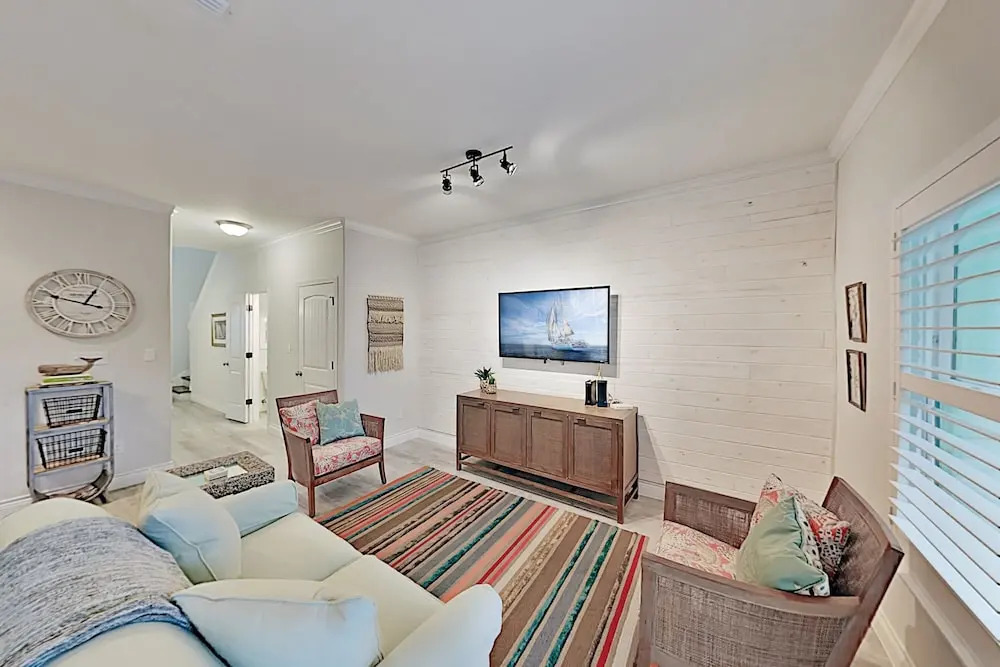Brand-new Townhome W/ Pool - Steps To The Beach 4 Bedroom Condo