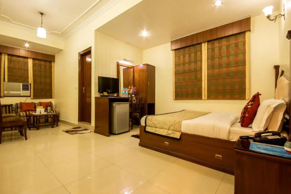 Hotel Grand Park Inn