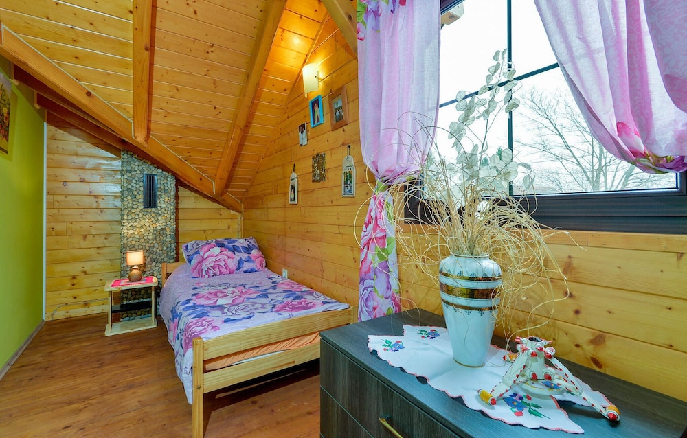 Beautiful Home In Donja Zelina