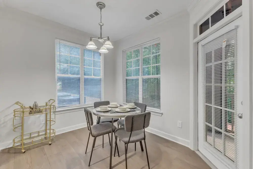 Upscale 2BR Suite Mins Downtown Raleigh