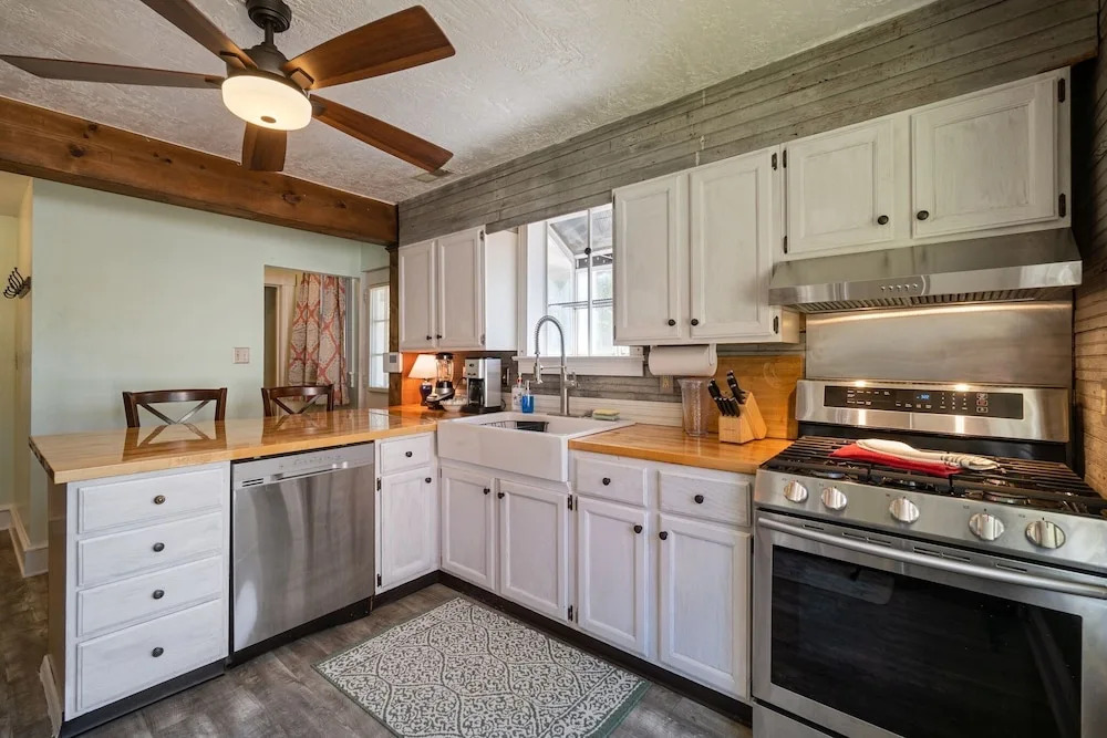 Captains Quarters By The Bay 3 Bedroom Cottage by RedAwning