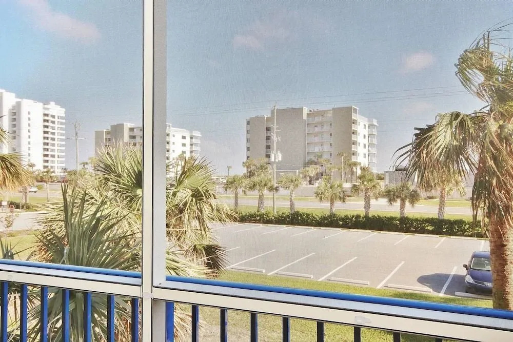 Oceanwalk 18-203 Apartment 3