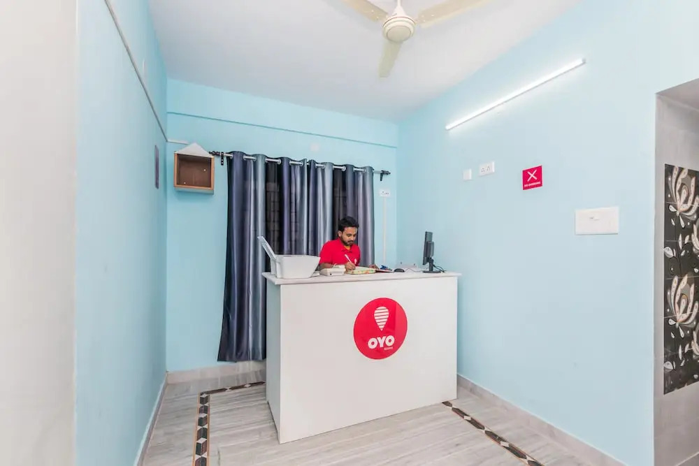 OYO 9811 Stay Inn Newtown