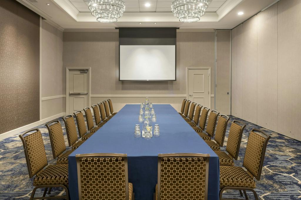 Juniper Hotel Cupertino, Curio Collection by Hilton