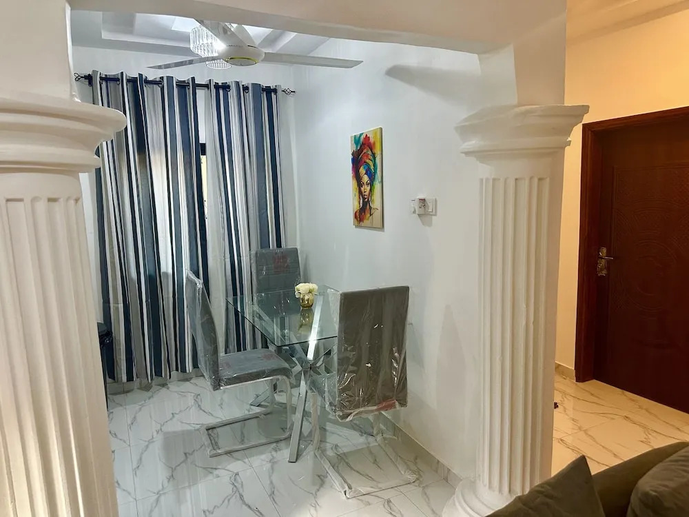 Star Light Apt #3 - The Retreat Apartments