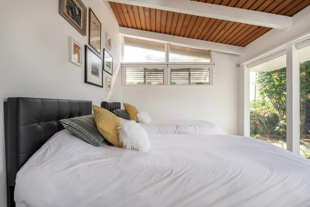 Mid-mod Pool Home With Palm Springs Vibe 2bdr
