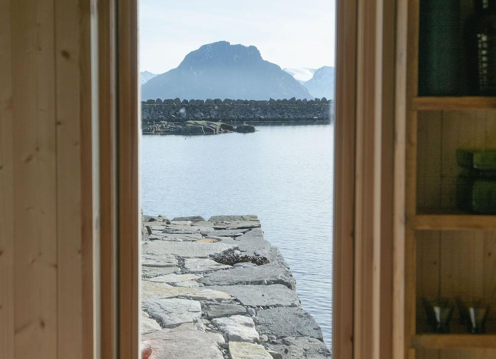 Villa Lofoten - The Farmhouse