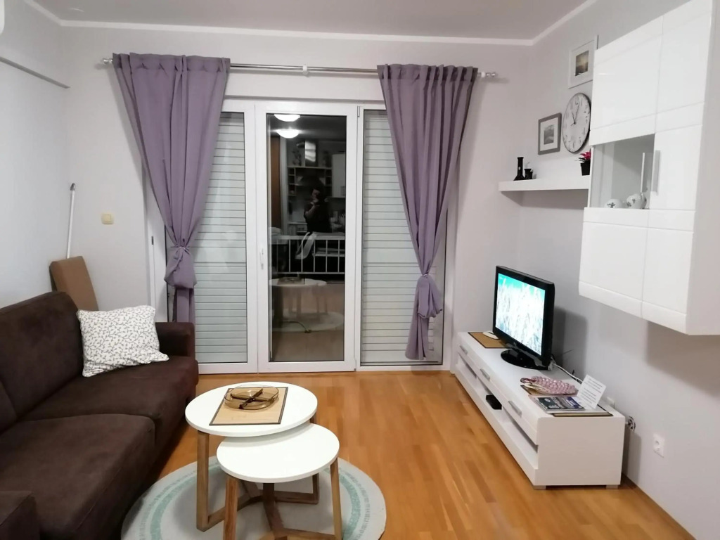 APARTMAN LAURA GALILEO blizu centra i plaze