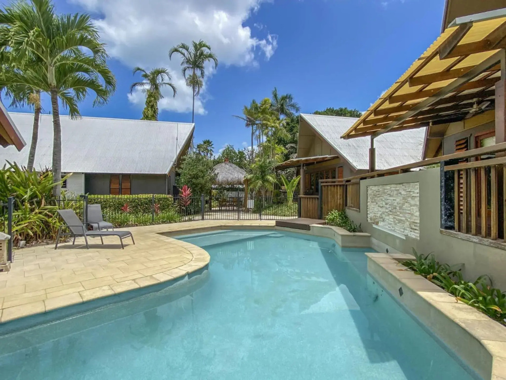 Pure Magnetic Villa 10