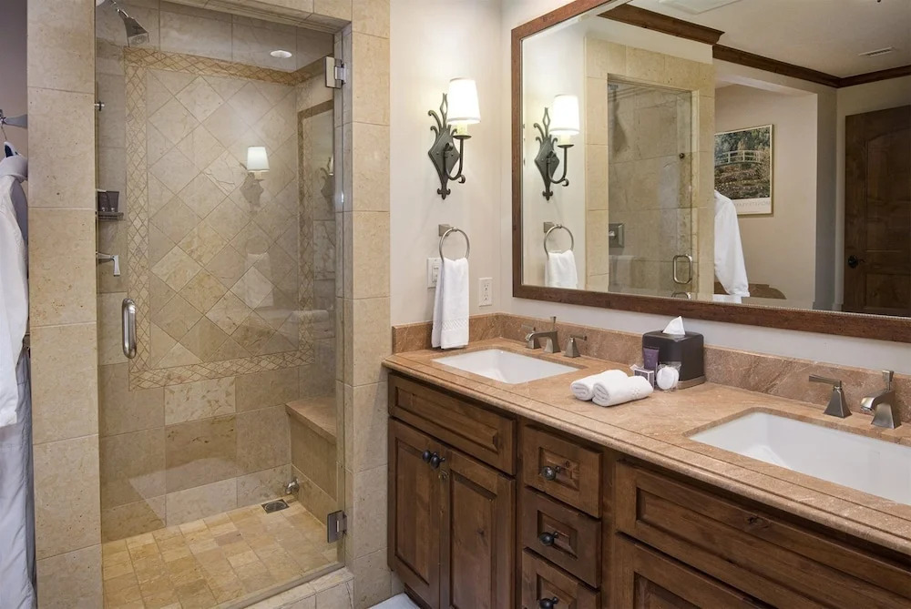 Luxury 2 Bedroom Residence in Lionshead Village