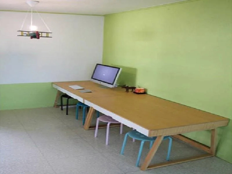 Dustin Guesthouse - Hostel