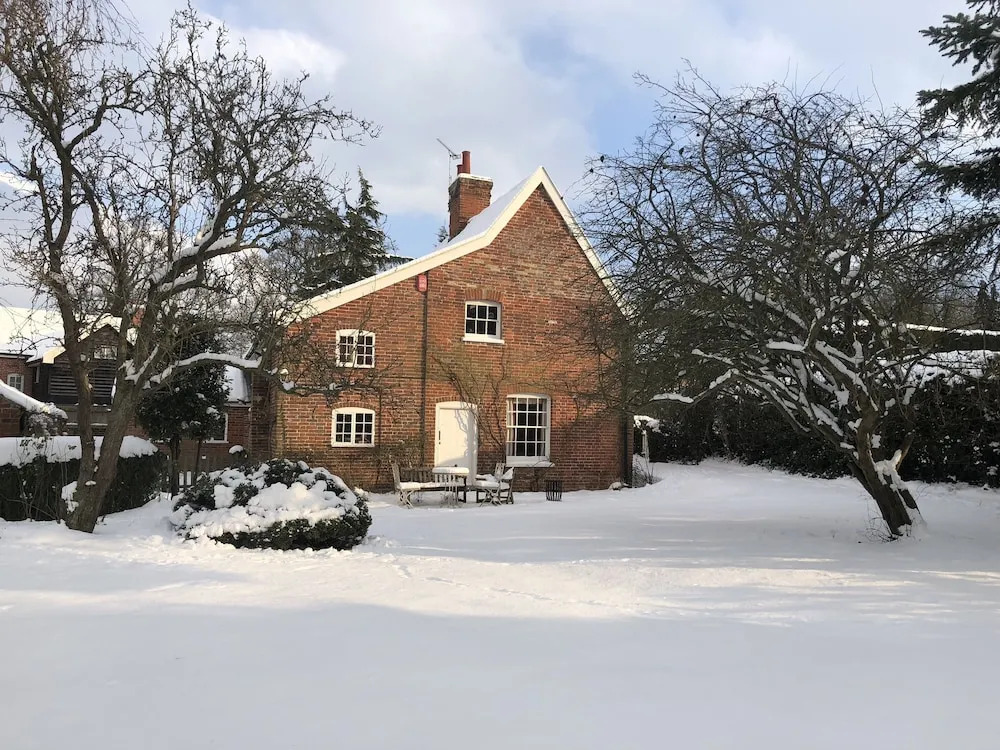 Crown House Bed & Breakfast