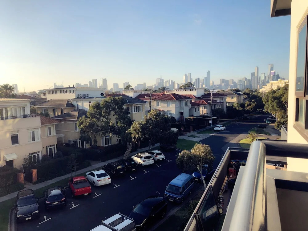 Port Melbourne Beach Front Apartment