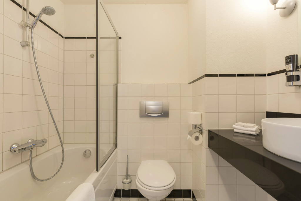 Leonardo Hotel IJmuiden Seaport Beach