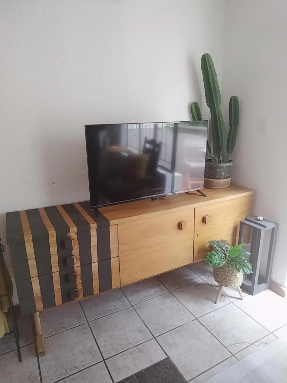 A Homely 2-bed Apartment in West Acres