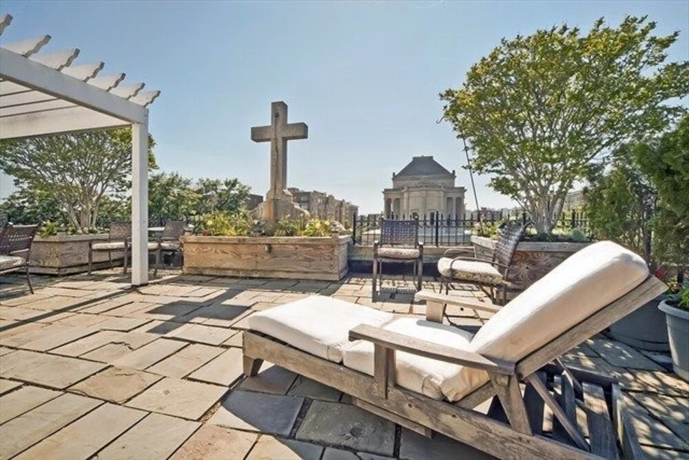 1717 Northwest House #1007 - 8 Br Home