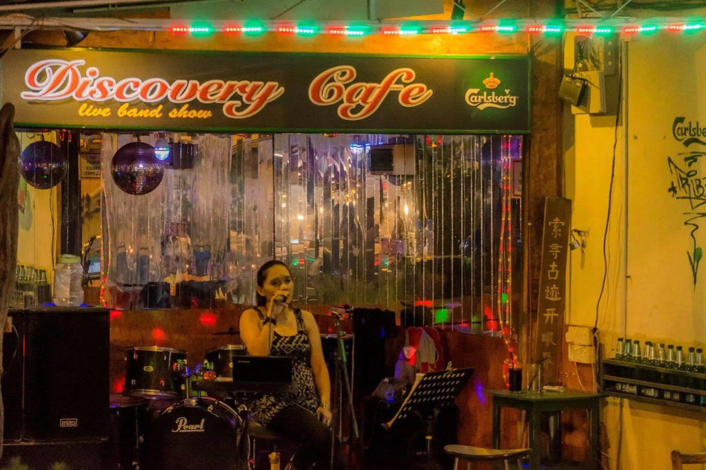 Discovery Cafe and Guesthouse