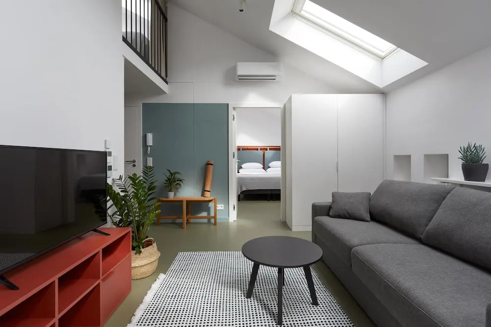 PLANTONIA Aparthotel
