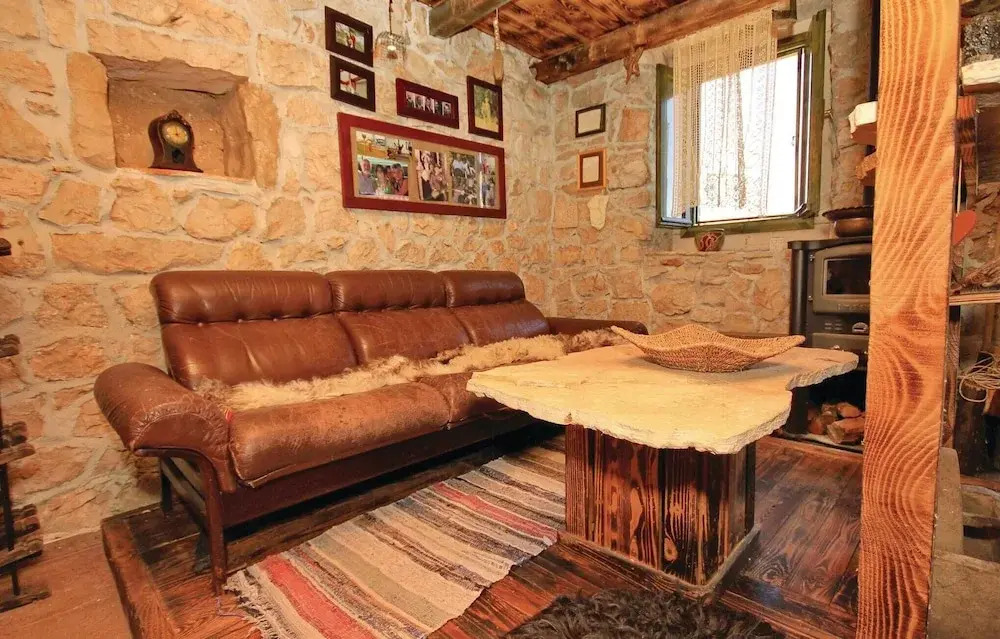 Amazing Home in Crkvice With 1 Bedrooms