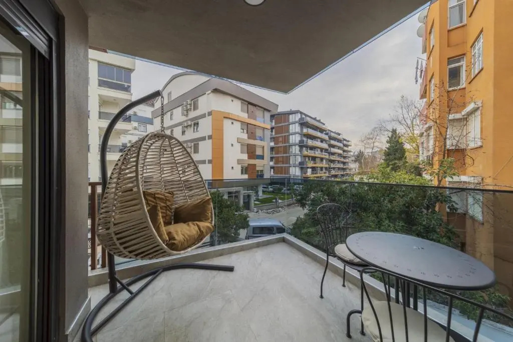 Sleek and Central Apartment in Muratpasa