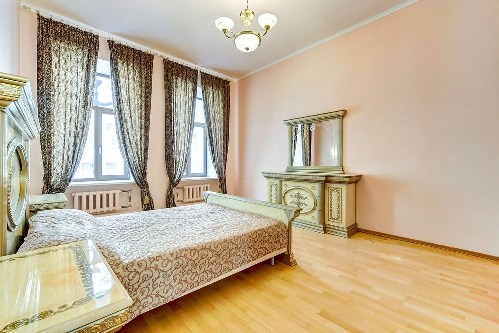FlatStar on Nevsky 103