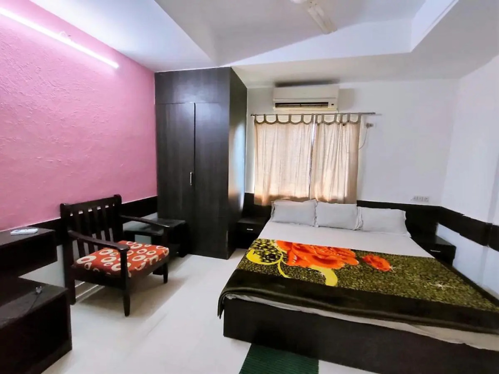 Chakra Nayan Tara Sonu Inn