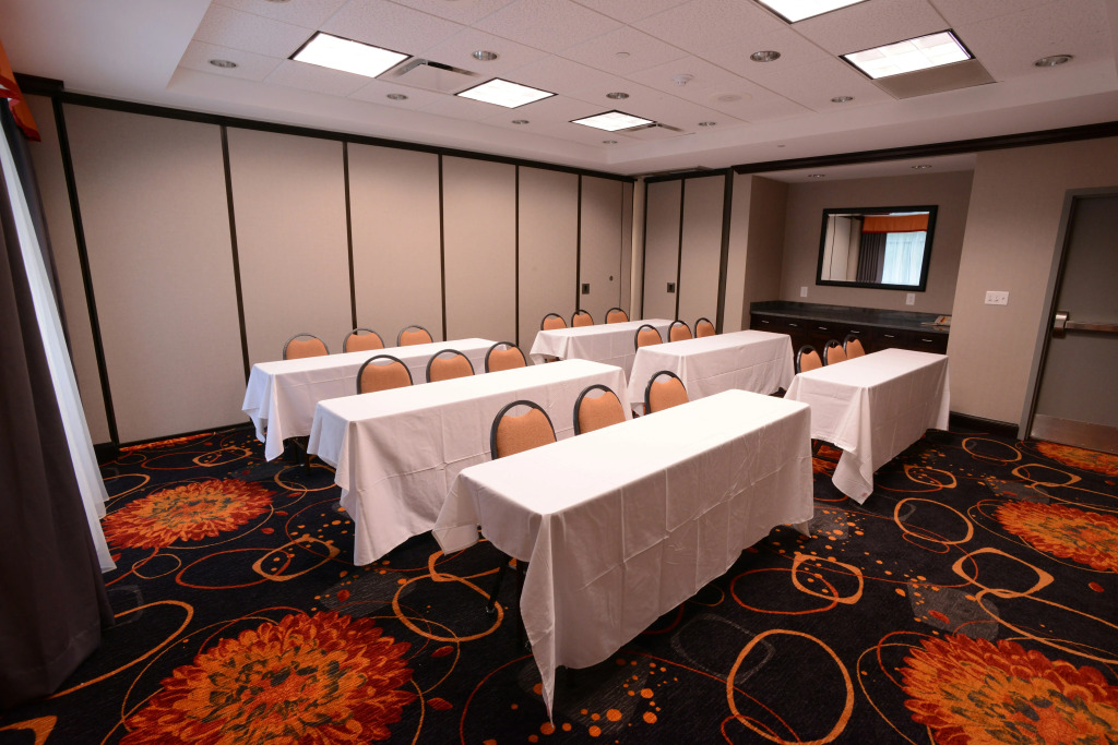 Hampton Inn & Suites Albany at Albany Mall